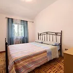 Glicine, San Zeno Di Montagna. Chalet *