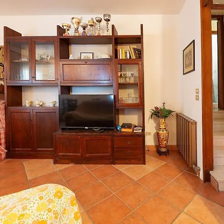 Glicine, San Zeno Di Montagna. Chalet *