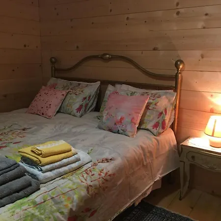 Glicine, San Zeno Di Montagna. Chalet *