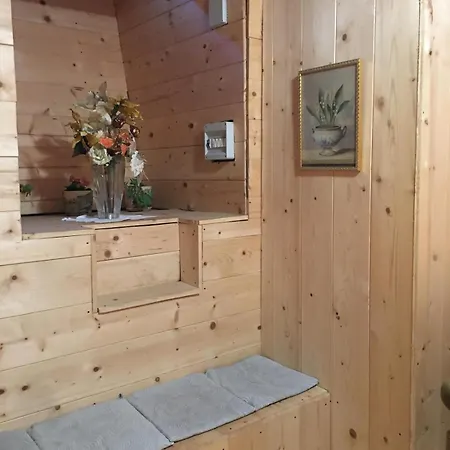 Glicine, San Zeno Di Montagna. Chalet *